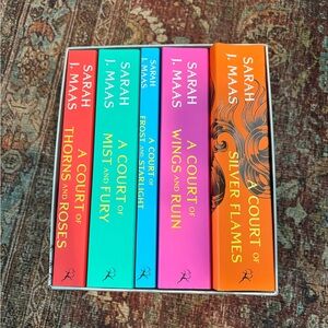 ACOTAR A Court of Thorns and Roses Book Box Set